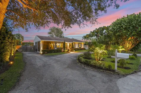 2205 W Pineridge Court Delray Beach FL 33444
