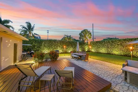 2205 W Pineridge Court Delray Beach FL 33444