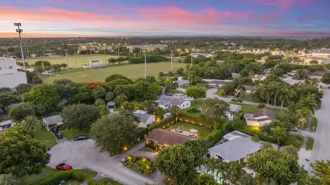2205 W Pineridge Court Delray Beach FL 33444