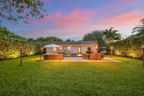 2205 W Pineridge Court Delray Beach FL 33444