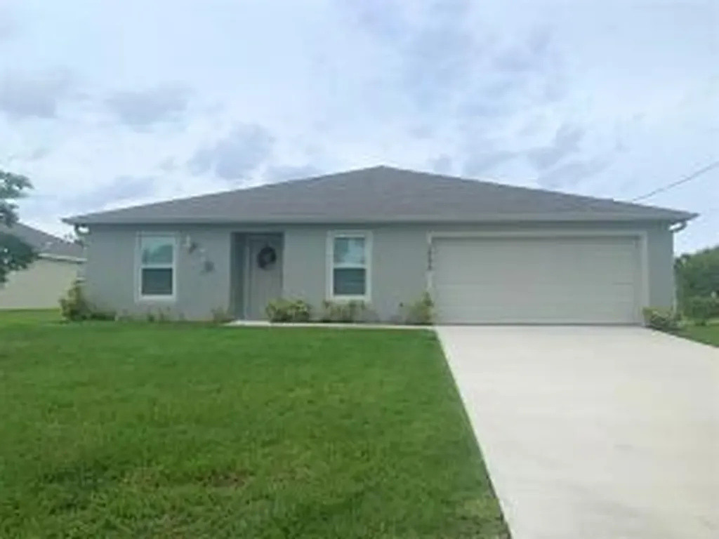 2033 SW Leafy Road Port St Lucie FL 34953