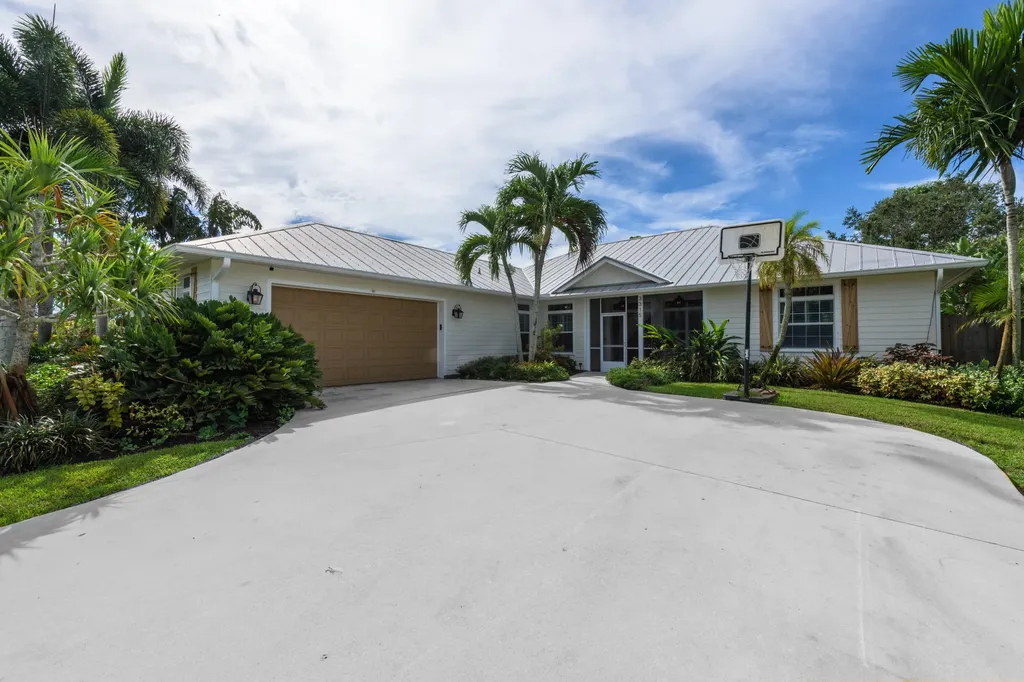3315 SE West Snow Road Port St Lucie FL 34984