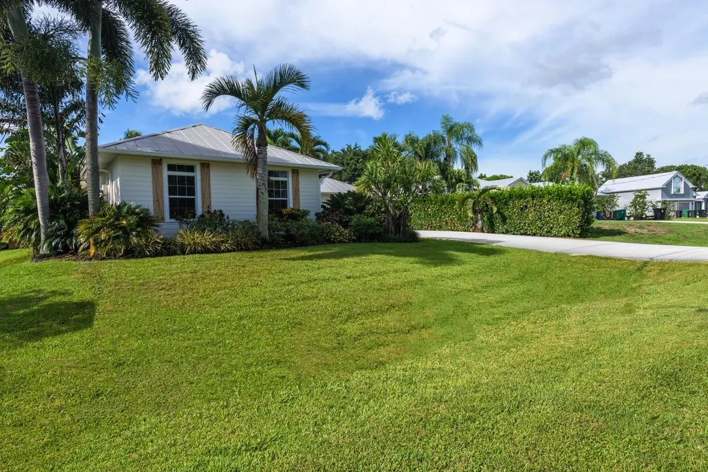 3315 SE West Snow Road Port St Lucie FL 34984