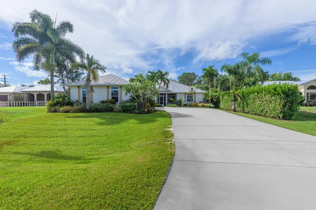 3315 SE West Snow Road Port St Lucie FL 34984