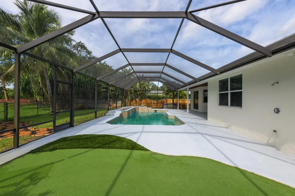 3315 SE West Snow Road Port St Lucie FL 34984