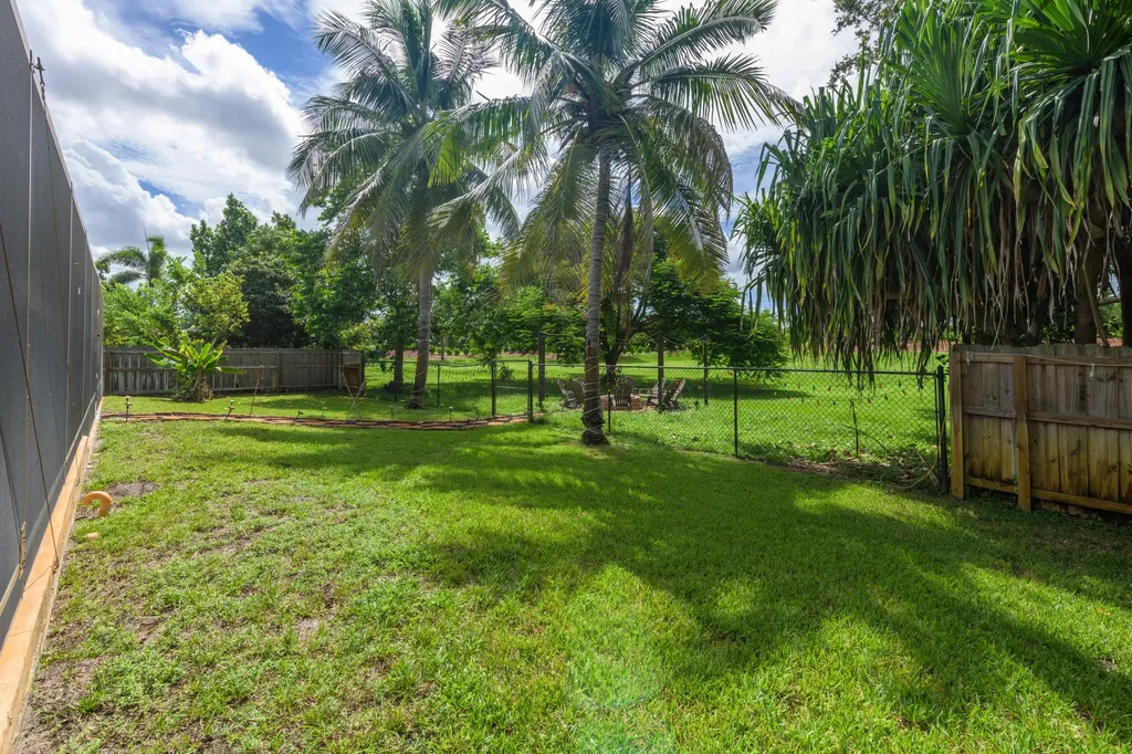 3315 SE West Snow Road Port St Lucie FL 34984