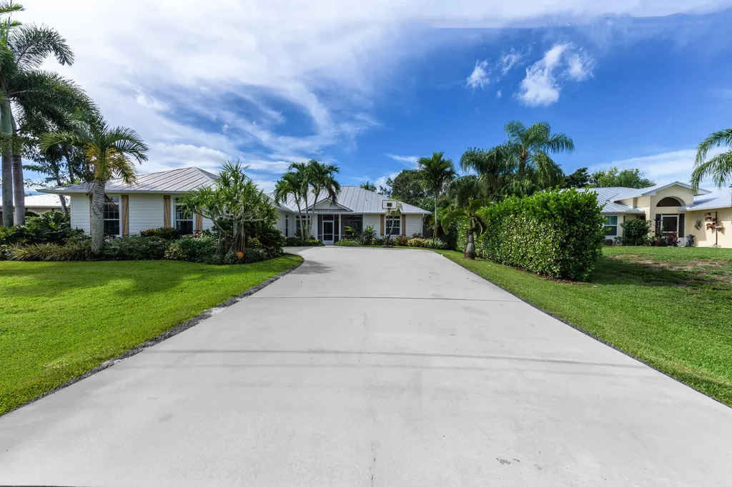 3315 SE West Snow Road Port St Lucie FL 34984