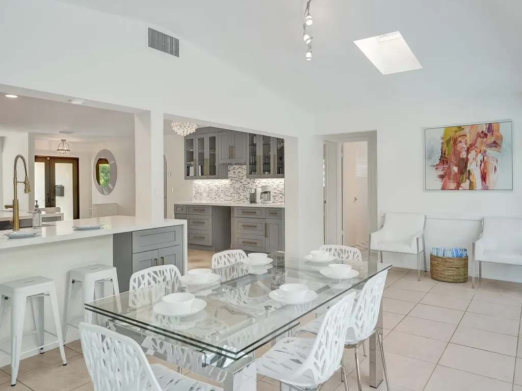 5251 NE 26th Avenue Fort Lauderdale FL 33308