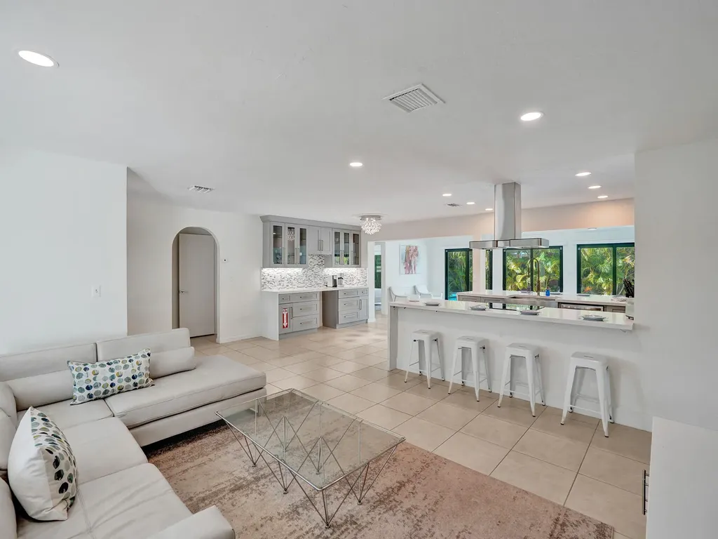 5251 NE 26th Avenue Fort Lauderdale FL 33308