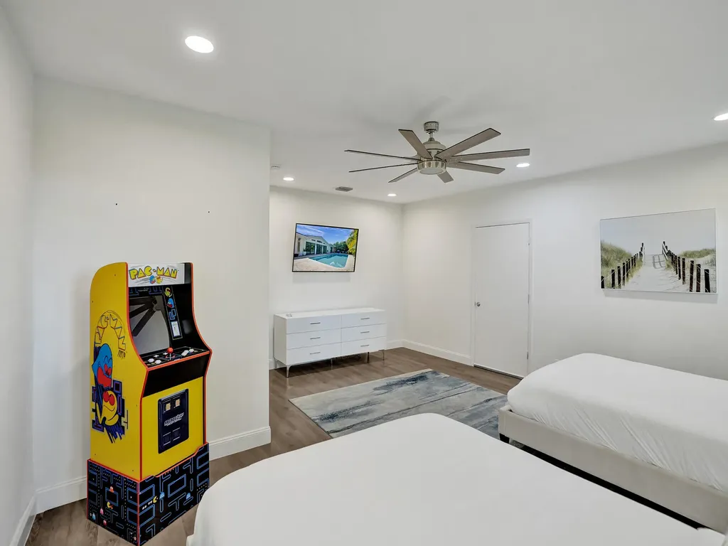 5251 NE 26th Avenue Fort Lauderdale FL 33308