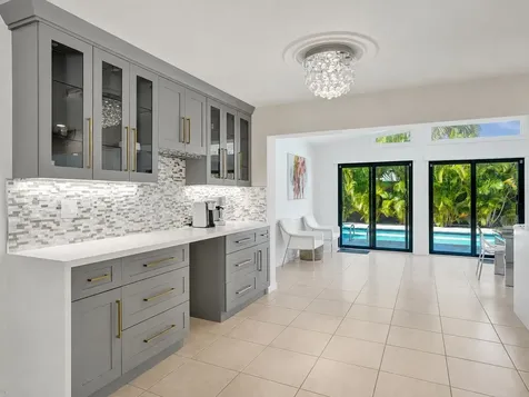 5251 NE 26th Avenue Fort Lauderdale FL 33308