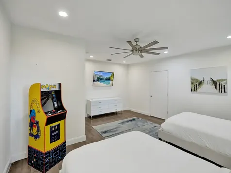 5251 NE 26th Avenue Fort Lauderdale FL 33308