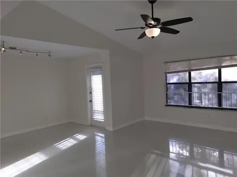 4261 W Mcnab Road Pompano Beach FL 33069