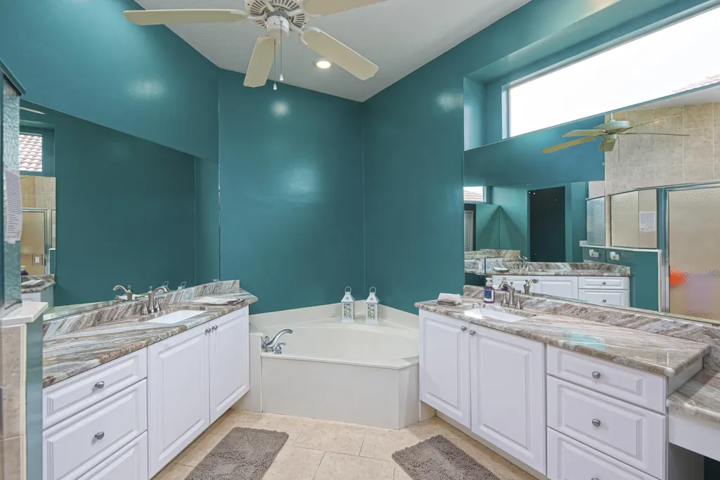 923 SW Grand Reserves Boulevard Port St Lucie FL 34986