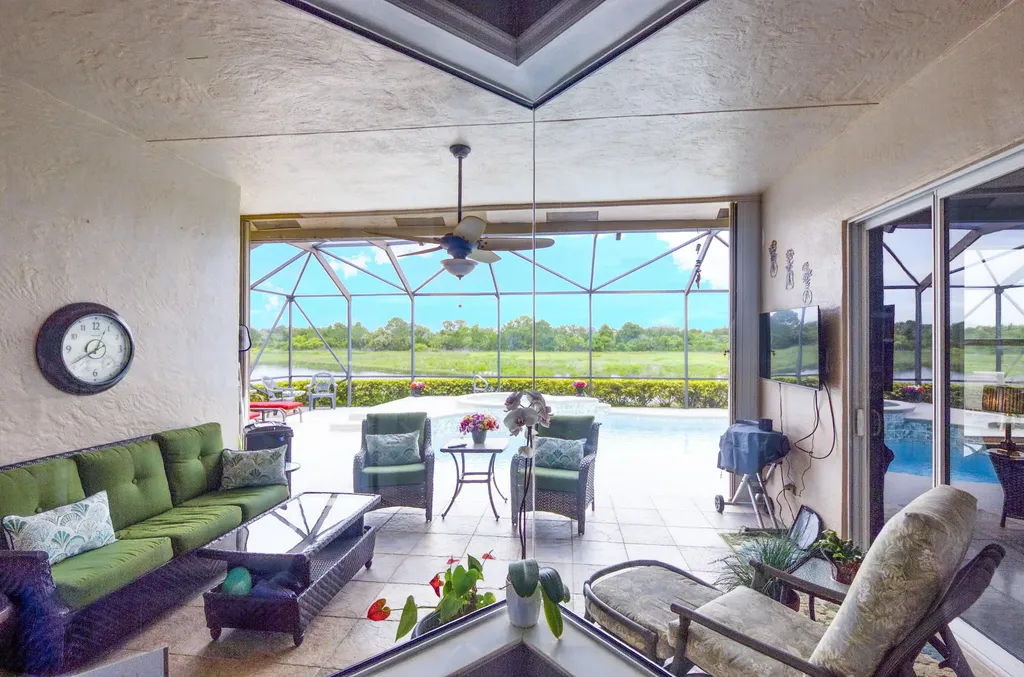 923 SW Grand Reserves Boulevard Port St Lucie FL 34986