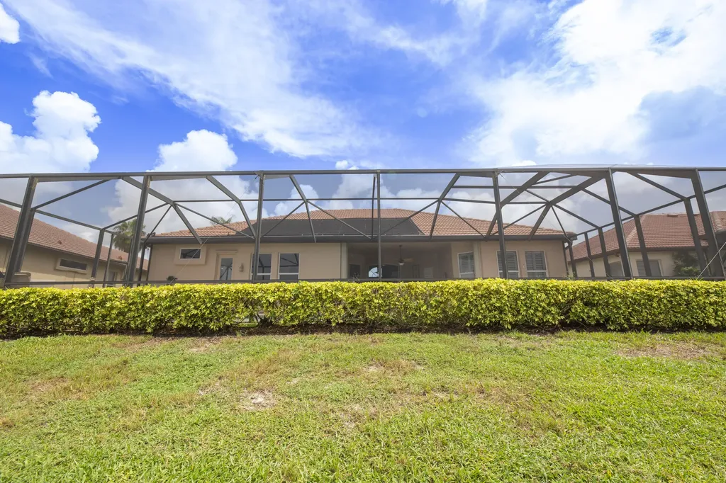 923 SW Grand Reserves Boulevard Port St Lucie FL 34986