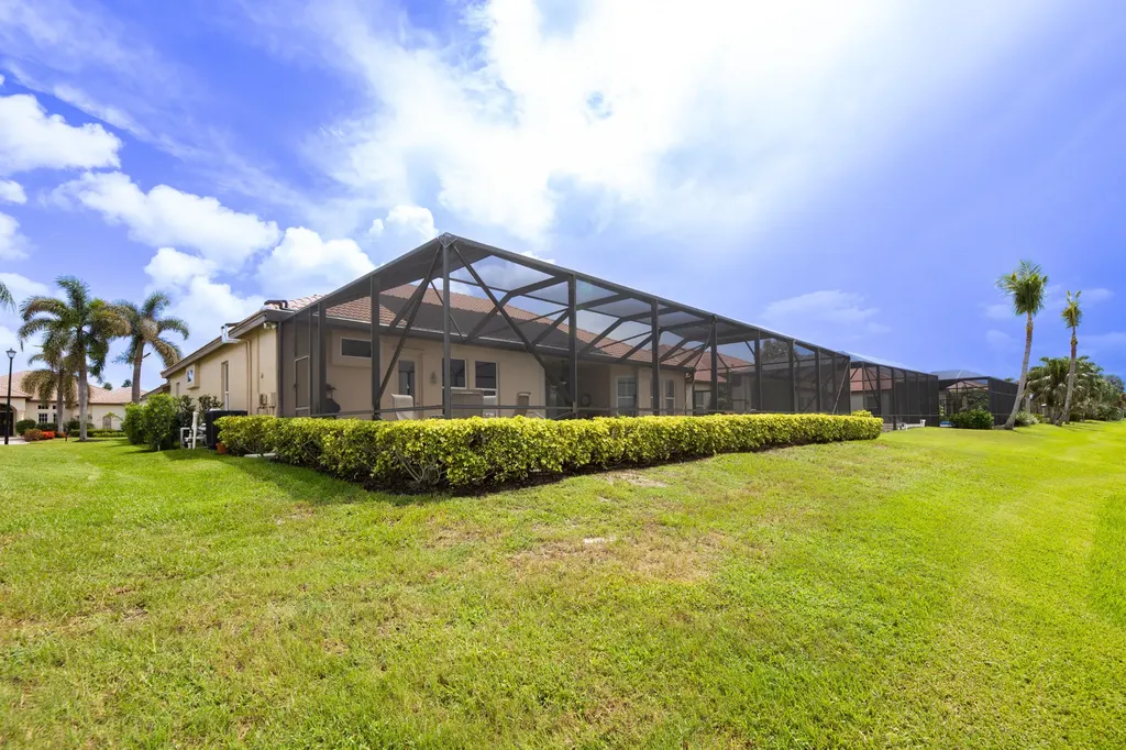 923 SW Grand Reserves Boulevard Port St Lucie FL 34986