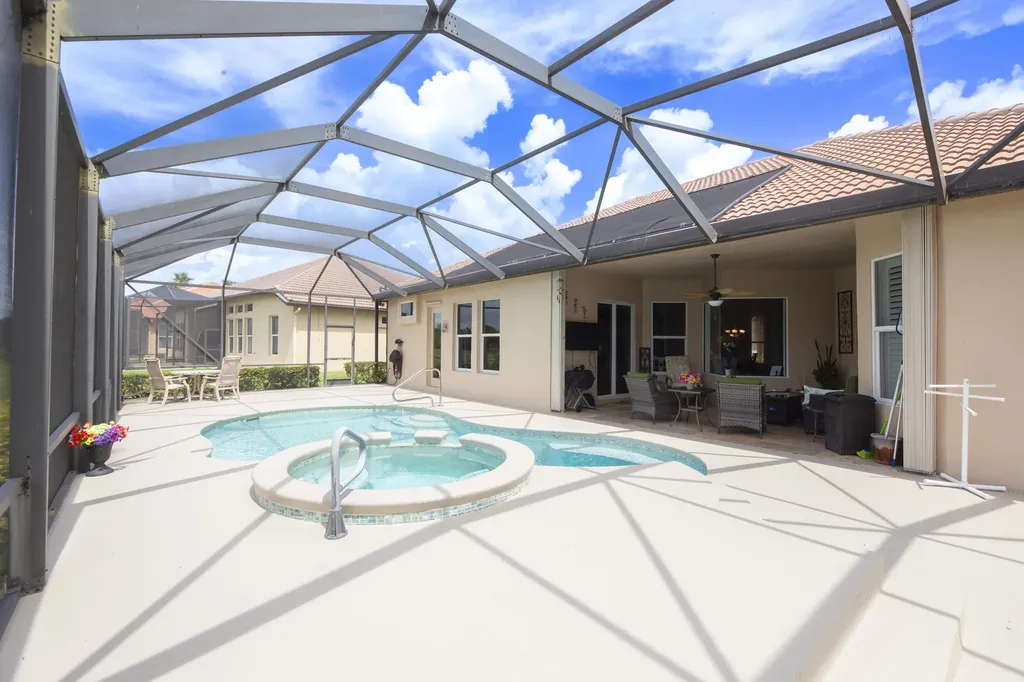 923 SW Grand Reserves Boulevard Port St Lucie FL 34986