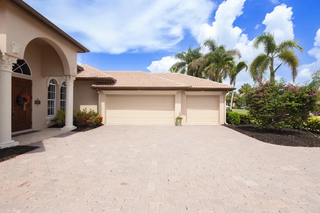 923 SW Grand Reserves Boulevard Port St Lucie FL 34986