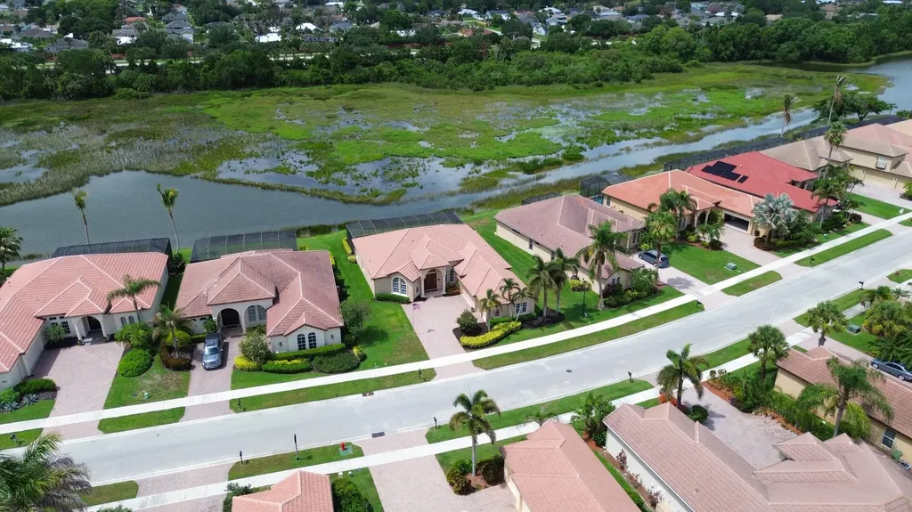 923 SW Grand Reserves Boulevard Port St Lucie FL 34986