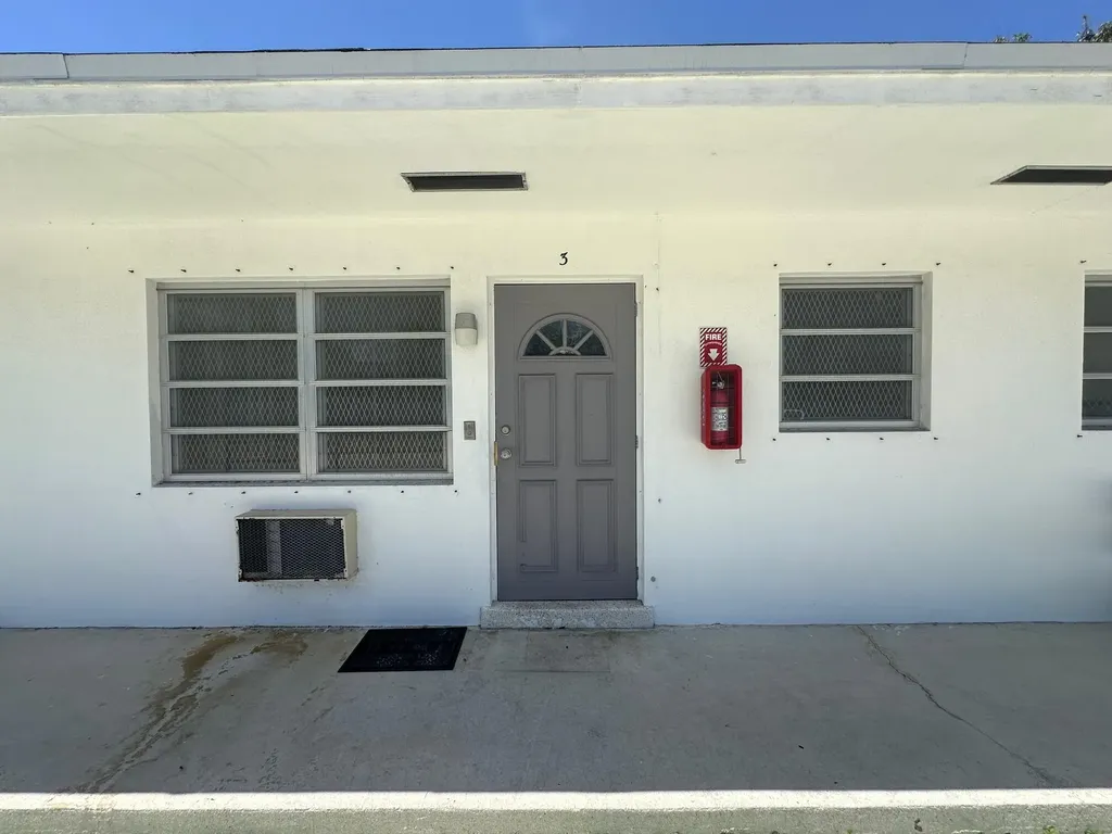 932 S B Street Lake Worth Beach FL 33460