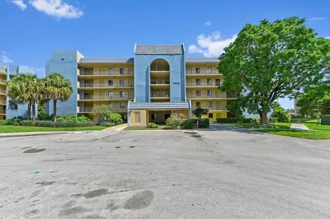 2828 Tennis Club Drive West Palm Beach FL 33417