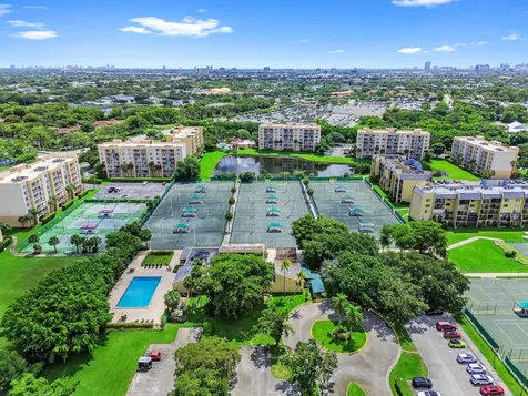 2828 Tennis Club Drive West Palm Beach FL 33417