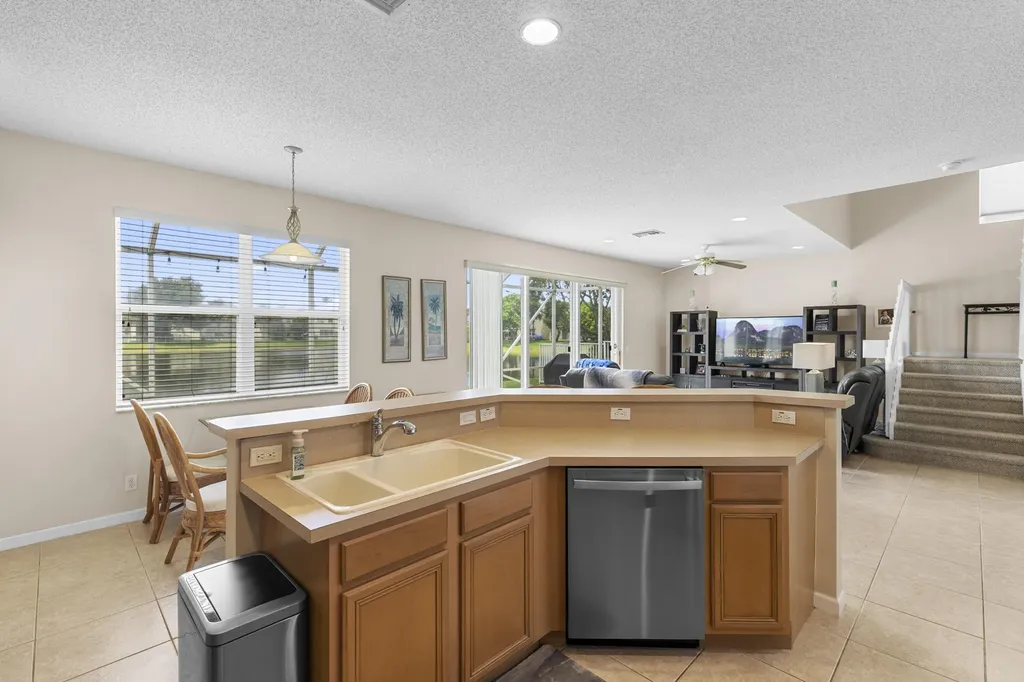 143 Hamilton Terrace Royal Palm Beach FL 33414
