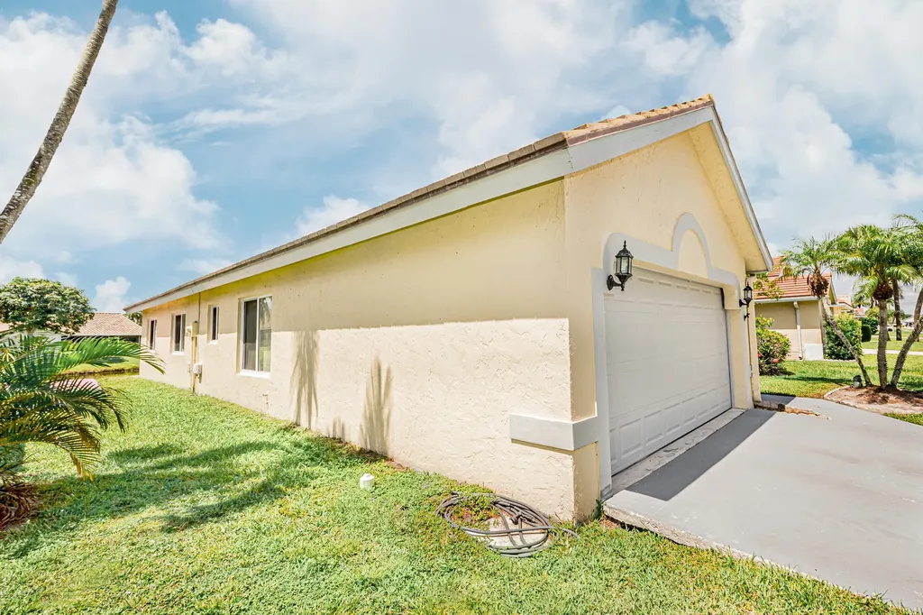 5148 Rosen Boulevard Boynton Beach FL 33472