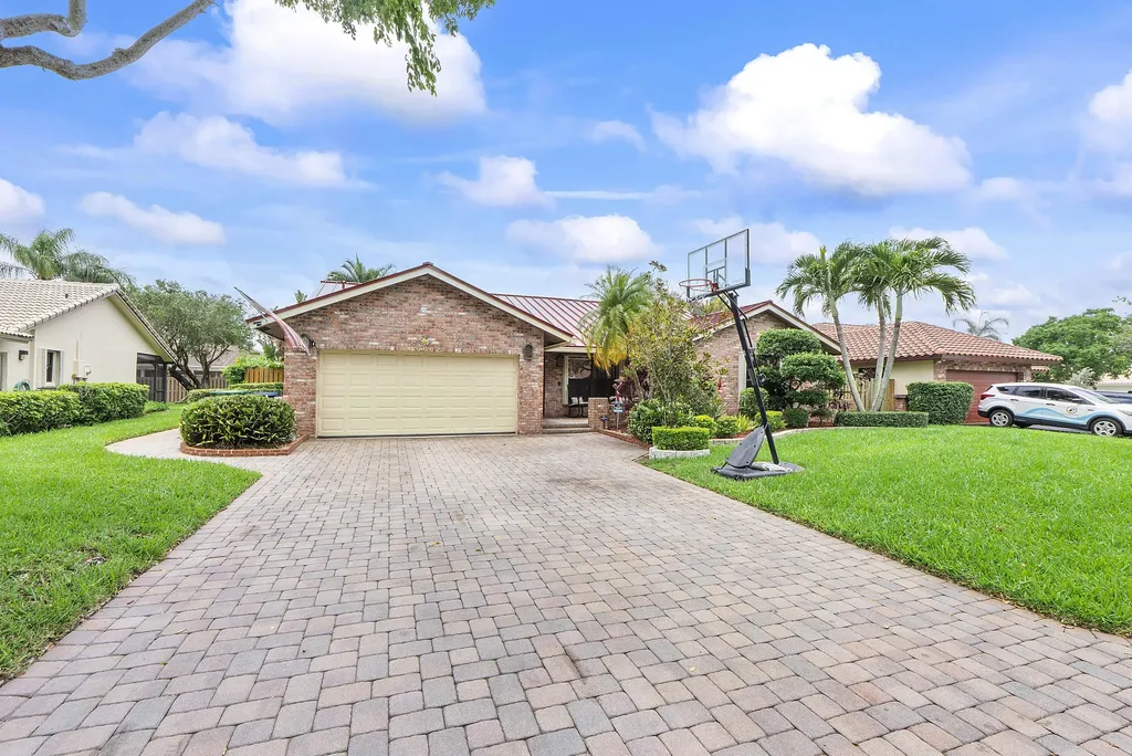 10662 NW 7th Place Coral Springs FL 33071