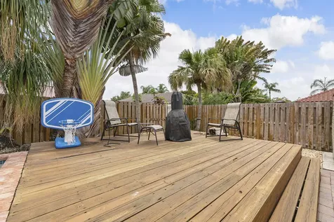 10662 NW 7th Place Coral Springs FL 33071