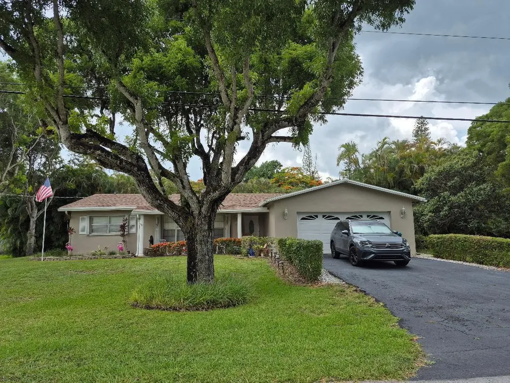 11500 SW 3rd Street Plantation FL 33325