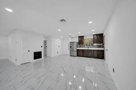 139 E Lake Drive Lehigh Acres FL 33936