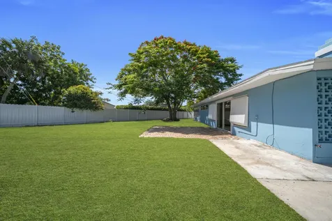139 E Lake Drive Lehigh Acres FL 33936