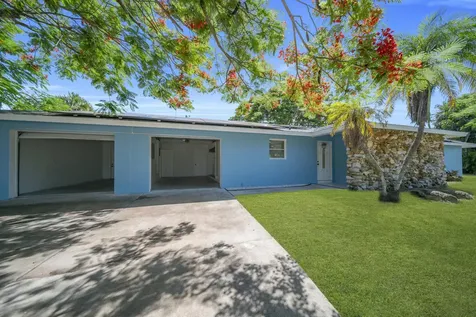 139 E Lake Drive Lehigh Acres FL 33936