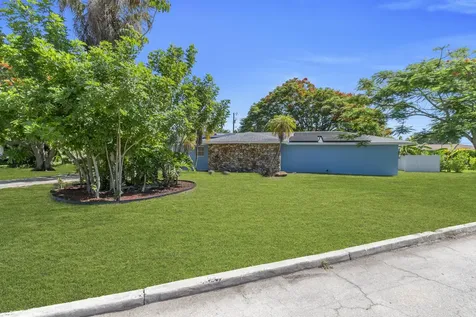 139 E Lake Drive Lehigh Acres FL 33936