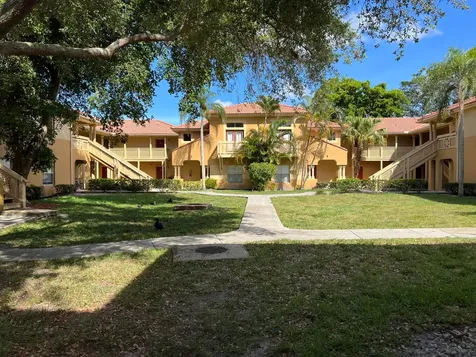 4751 Via Palm Lakes West Palm Beach FL 33417