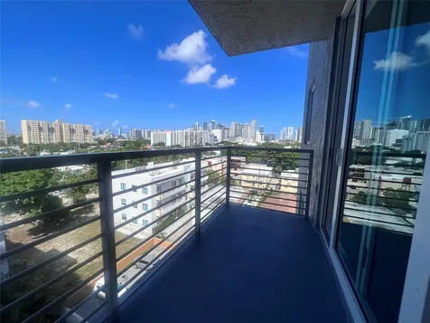 729 NW 2 Street Miami FL 33128