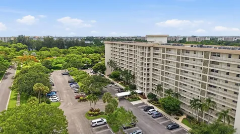 3510 Oaks Way Pompano Beach FL 33069