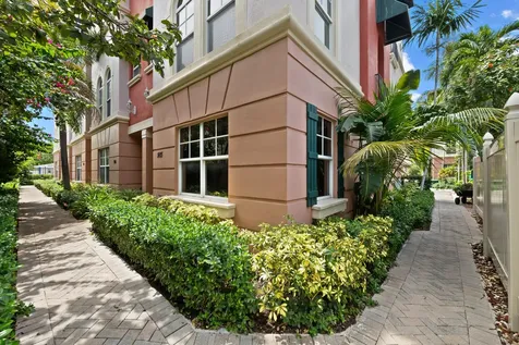 1033 NE 17th Way Fort Lauderdale FL 33304