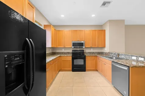 1033 NE 17th Way Fort Lauderdale FL 33304