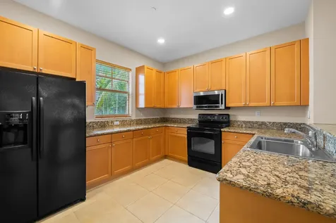 1033 NE 17th Way Fort Lauderdale FL 33304