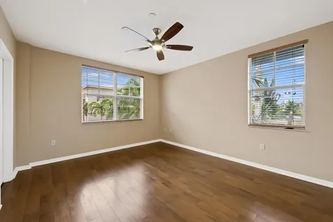 1033 NE 17th Way Fort Lauderdale FL 33304