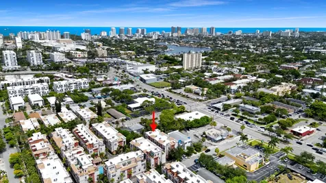 1033 NE 17th Way Fort Lauderdale FL 33304
