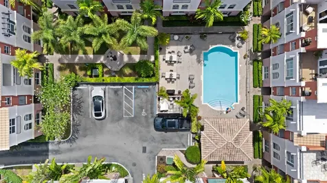 1033 NE 17th Way Fort Lauderdale FL 33304
