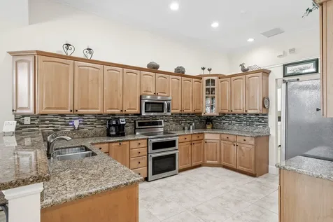 928 Carolina Circle SW Vero Beach FL 32962