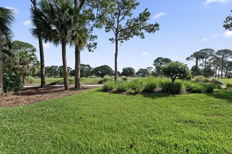 928 Carolina Circle SW Vero Beach FL 32962