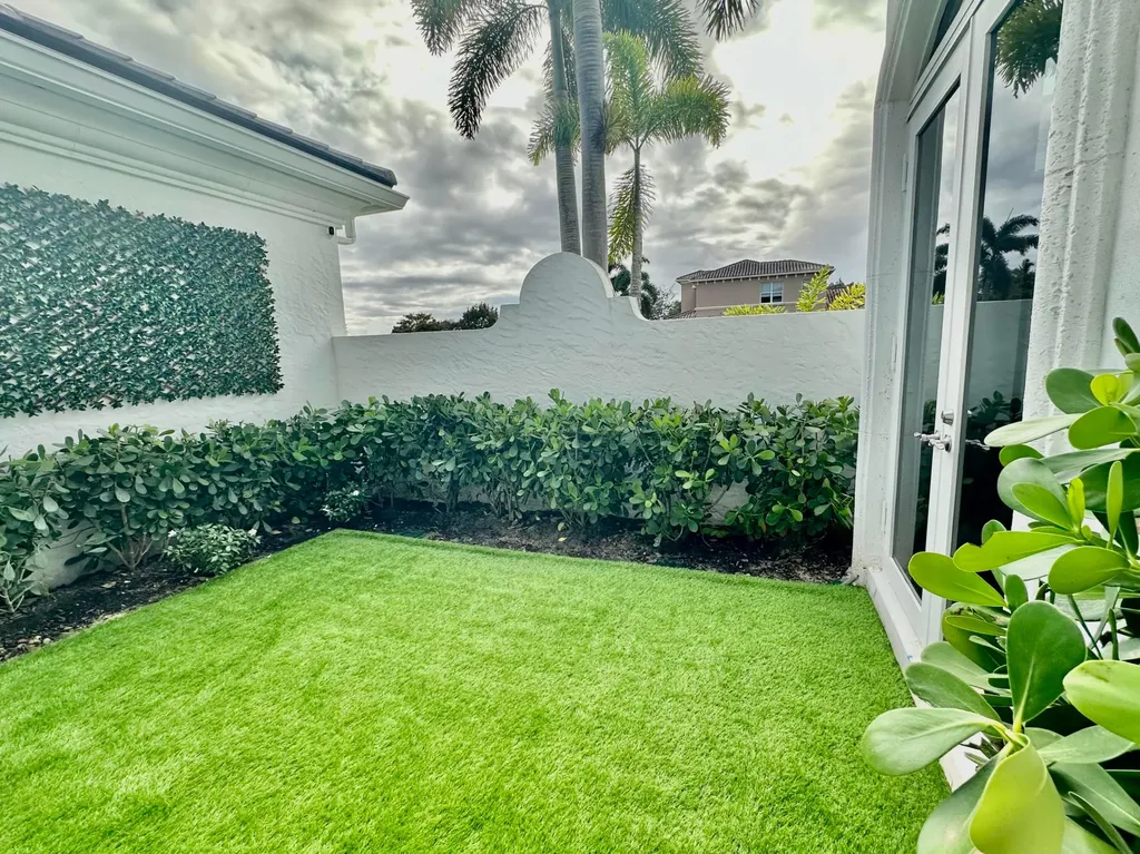 166 SE Bella Strano Port St Lucie FL 34984