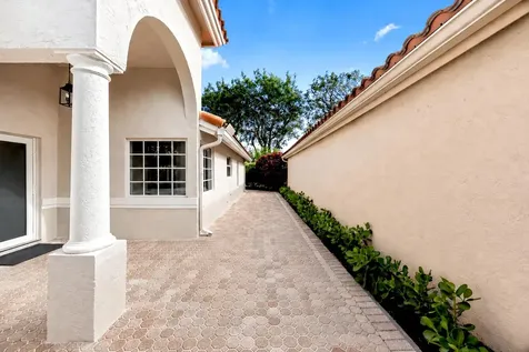 5141 Columbo Court Delray Beach FL 33484