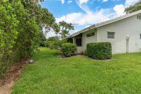 5557 N Cameo Drive N Boca Raton FL 33433